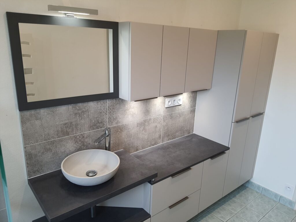 Crédence mosaïque effet béton ciré