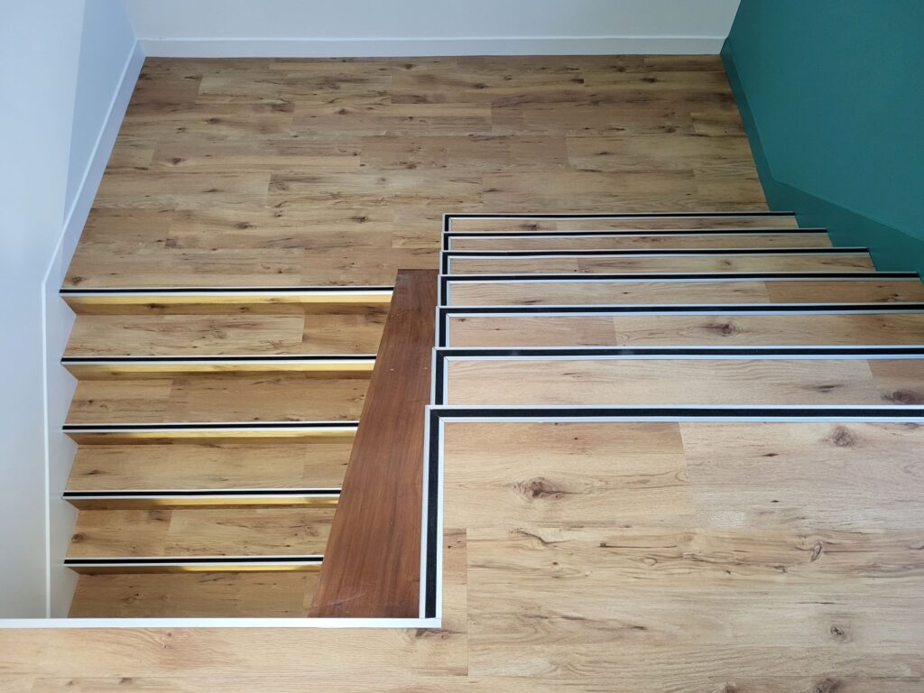 Sol PVC bois dans escaliers